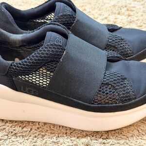 UGG Women Libu Lite Black  Sneaker Size 5